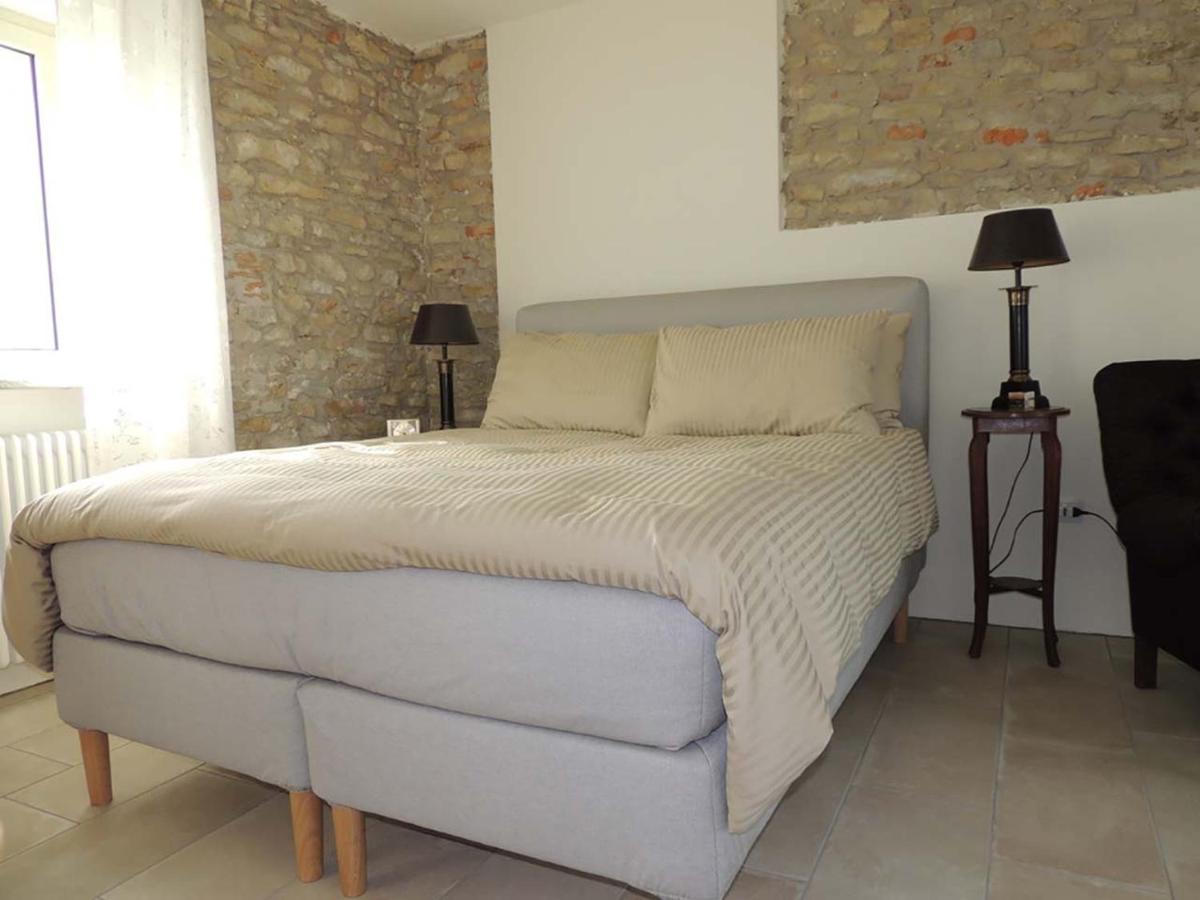 Bed and Breakfast La Luce Delle Colline Serravalle delle Langhe Экстерьер фото