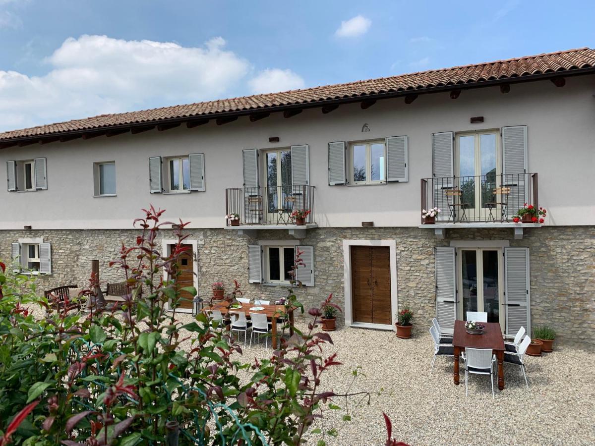 Bed and Breakfast La Luce Delle Colline Serravalle delle Langhe Экстерьер фото