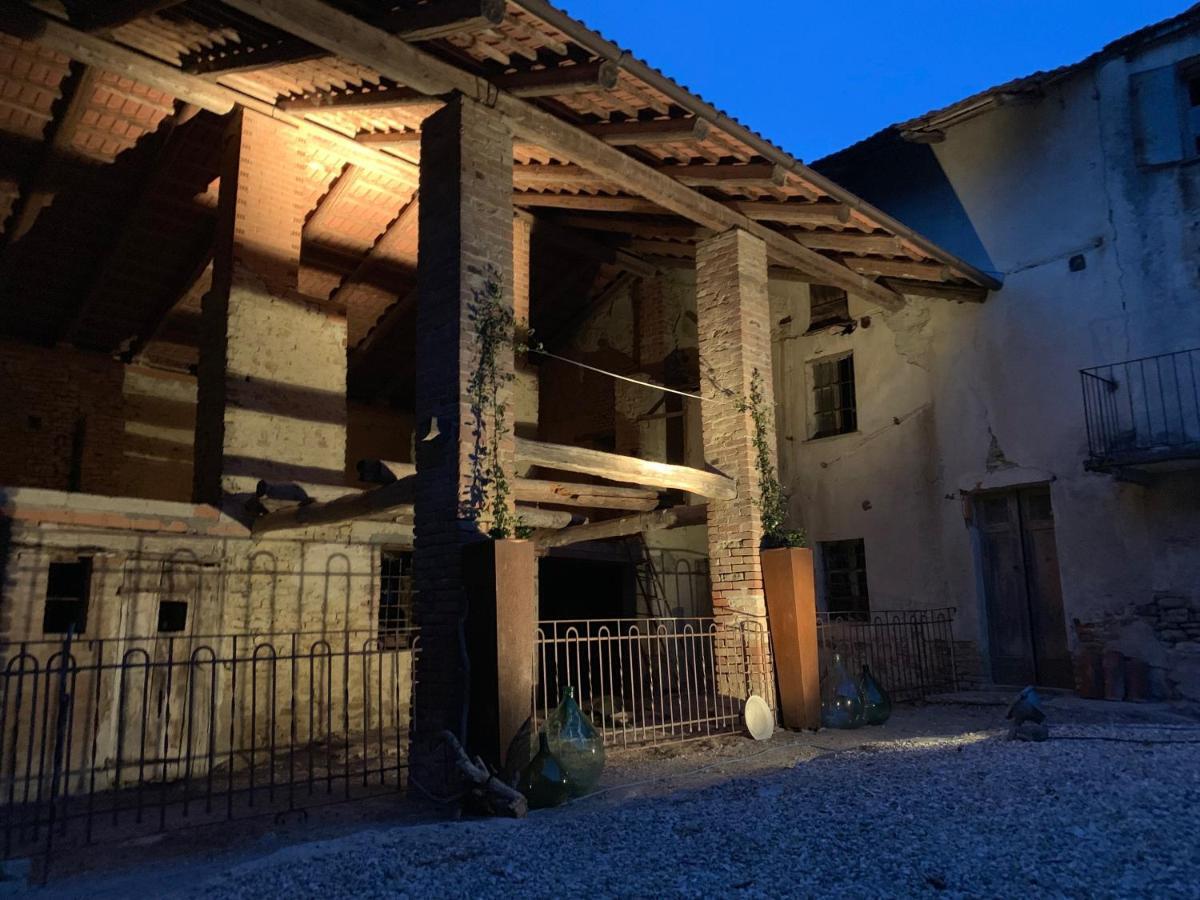 Bed and Breakfast La Luce Delle Colline Serravalle delle Langhe Экстерьер фото