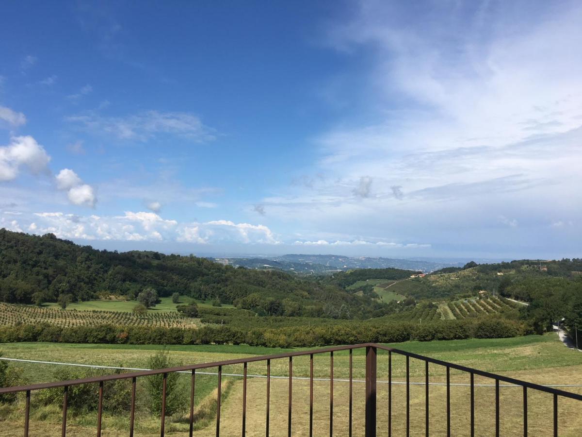 Bed and Breakfast La Luce Delle Colline Serravalle delle Langhe Экстерьер фото