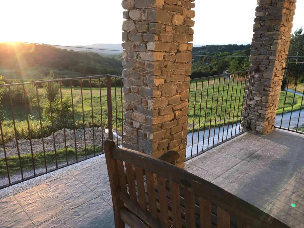 Bed and Breakfast La Luce Delle Colline Serravalle delle Langhe Экстерьер фото
