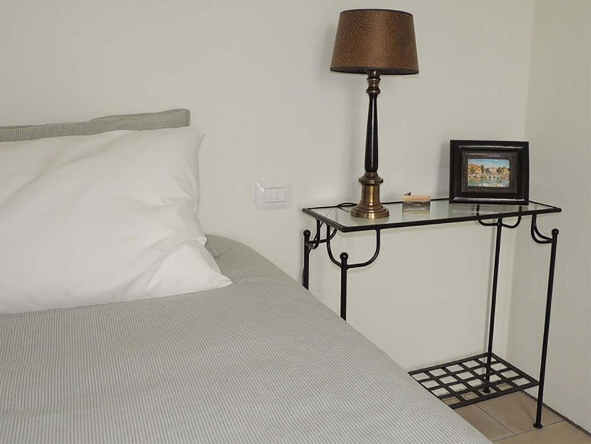 Bed and Breakfast La Luce Delle Colline Serravalle delle Langhe Экстерьер фото
