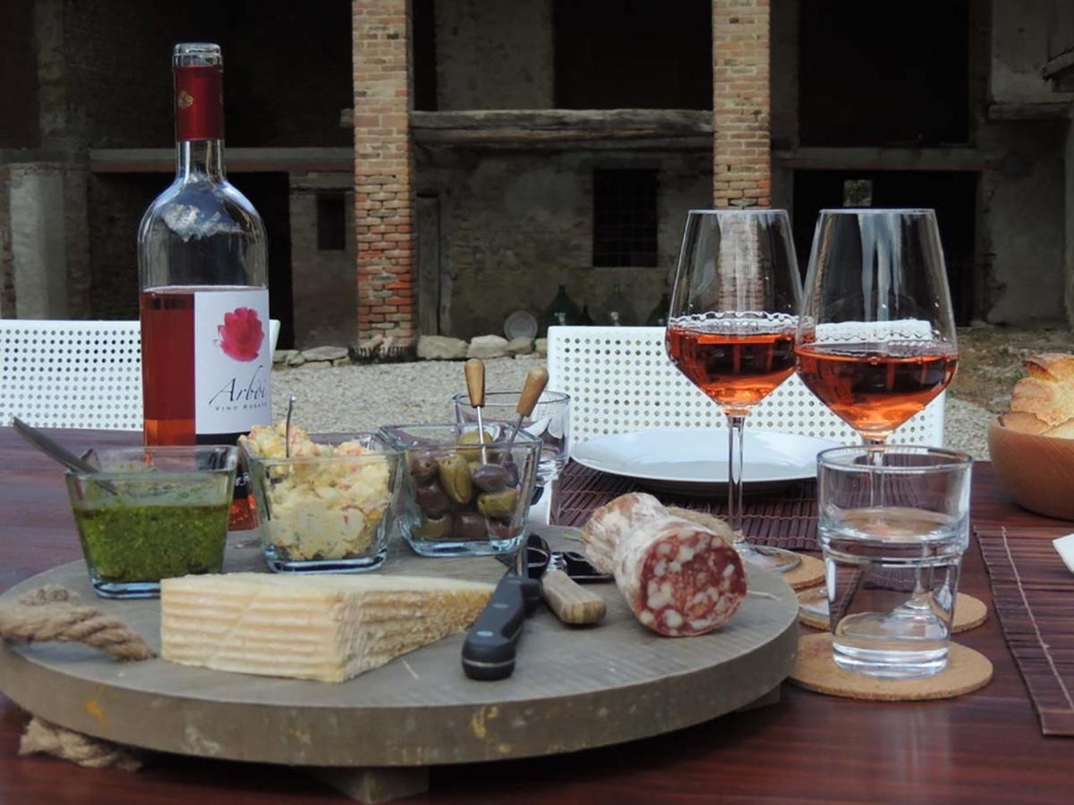 Bed and Breakfast La Luce Delle Colline Serravalle delle Langhe Экстерьер фото