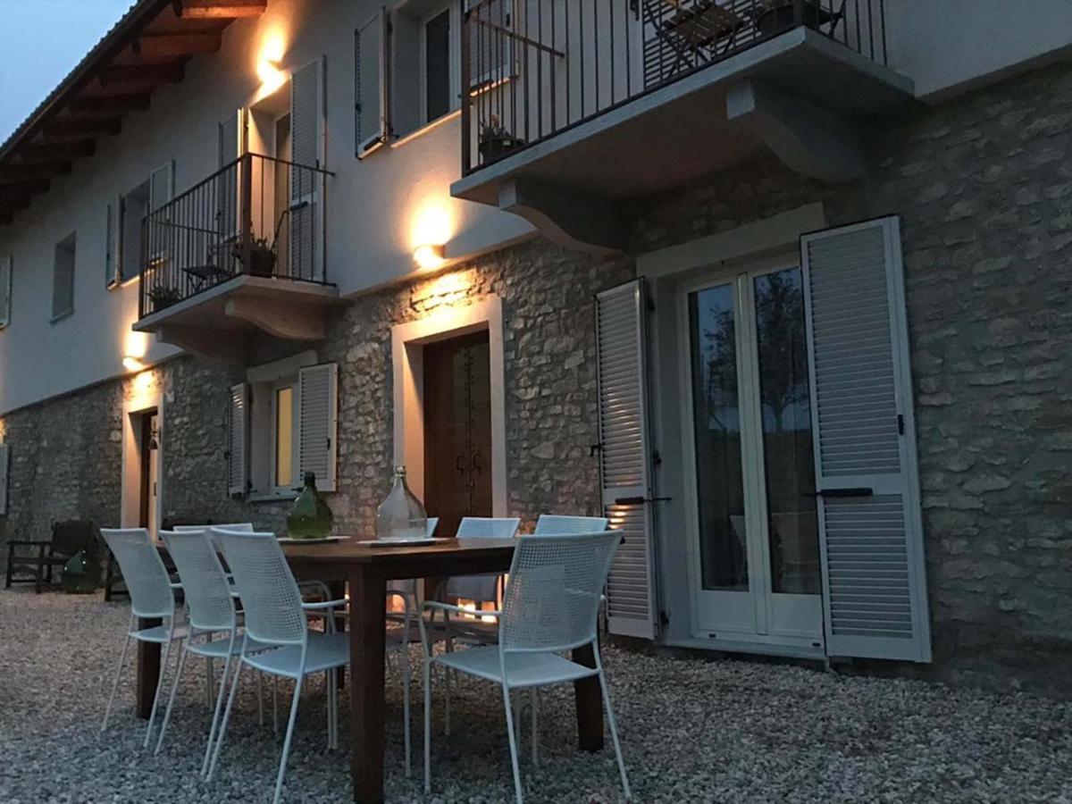 Bed and Breakfast La Luce Delle Colline Serravalle delle Langhe Экстерьер фото
