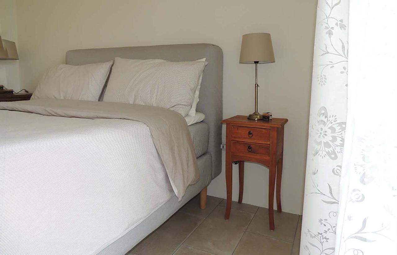 Bed and Breakfast La Luce Delle Colline Serravalle delle Langhe Экстерьер фото