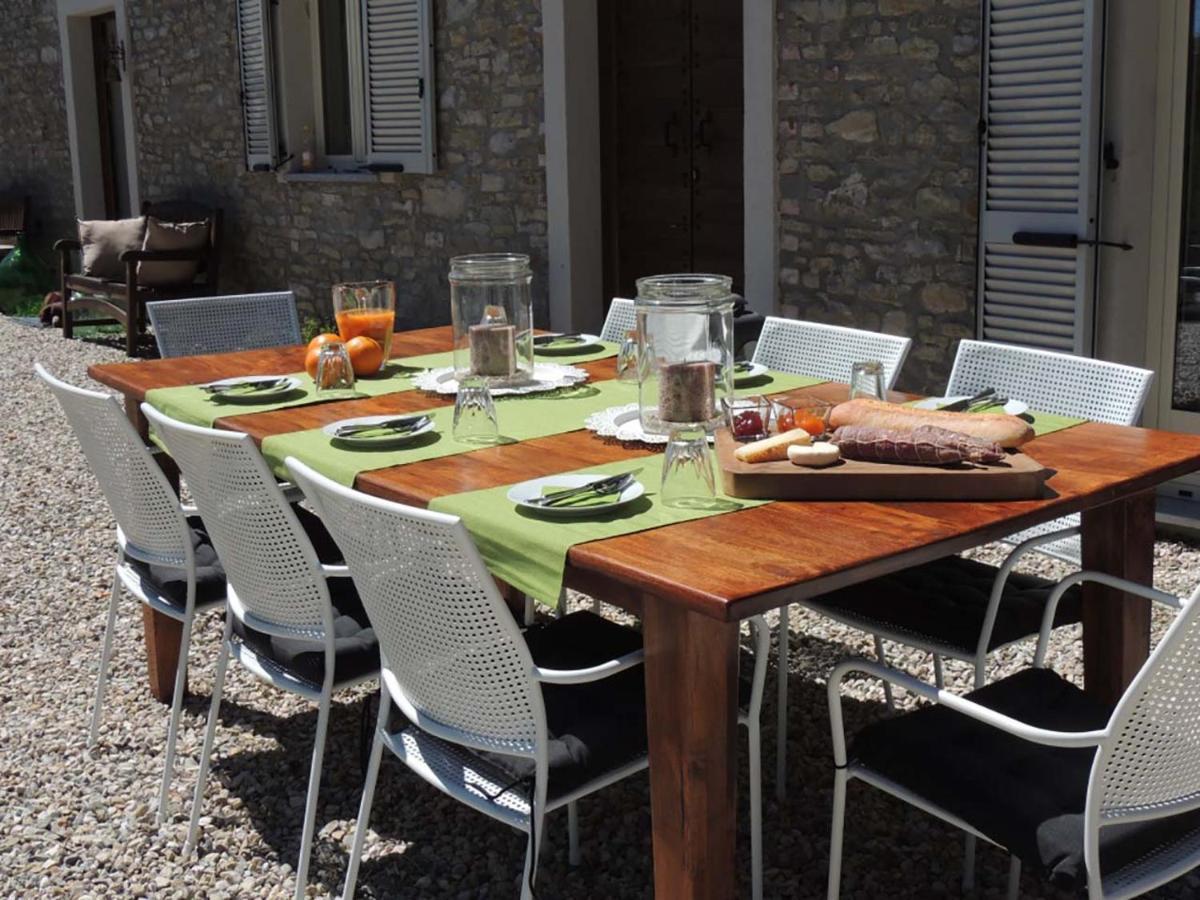 Bed and Breakfast La Luce Delle Colline Serravalle delle Langhe Экстерьер фото