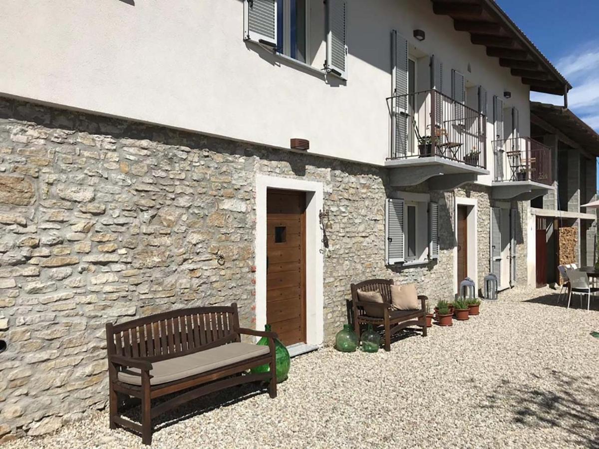 Bed and Breakfast La Luce Delle Colline Serravalle delle Langhe Экстерьер фото