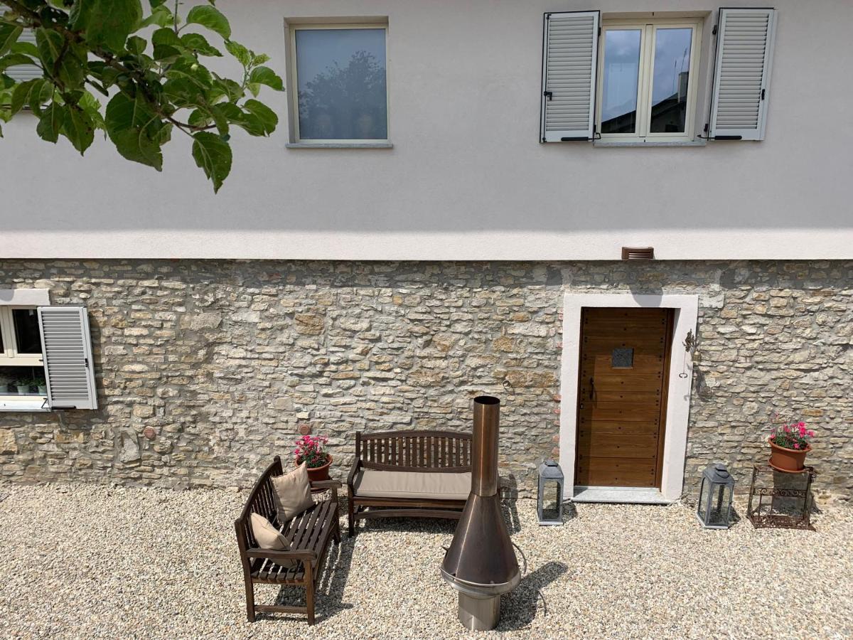Bed and Breakfast La Luce Delle Colline Serravalle delle Langhe Экстерьер фото
