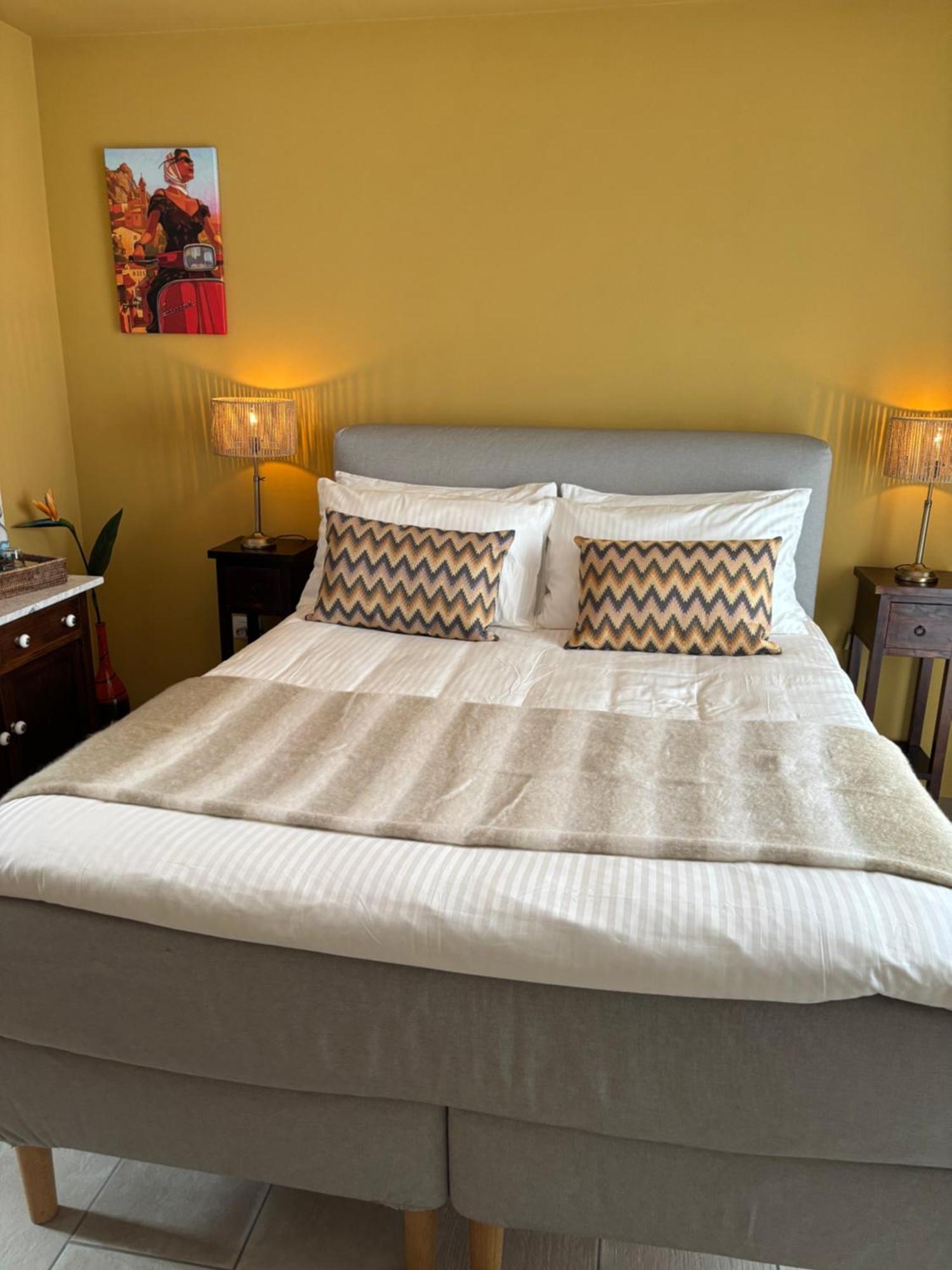 Bed and Breakfast La Luce Delle Colline Serravalle delle Langhe Экстерьер фото
