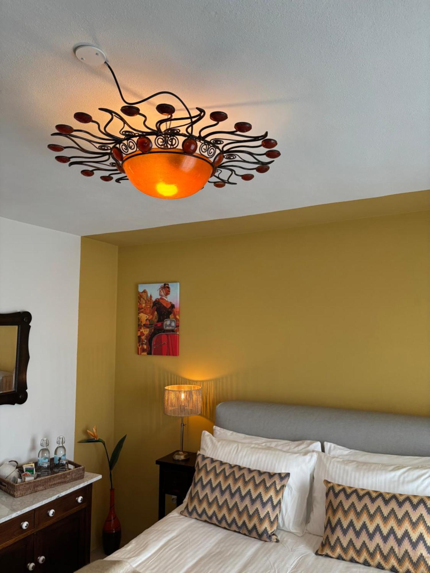 Bed and Breakfast La Luce Delle Colline Serravalle delle Langhe Экстерьер фото